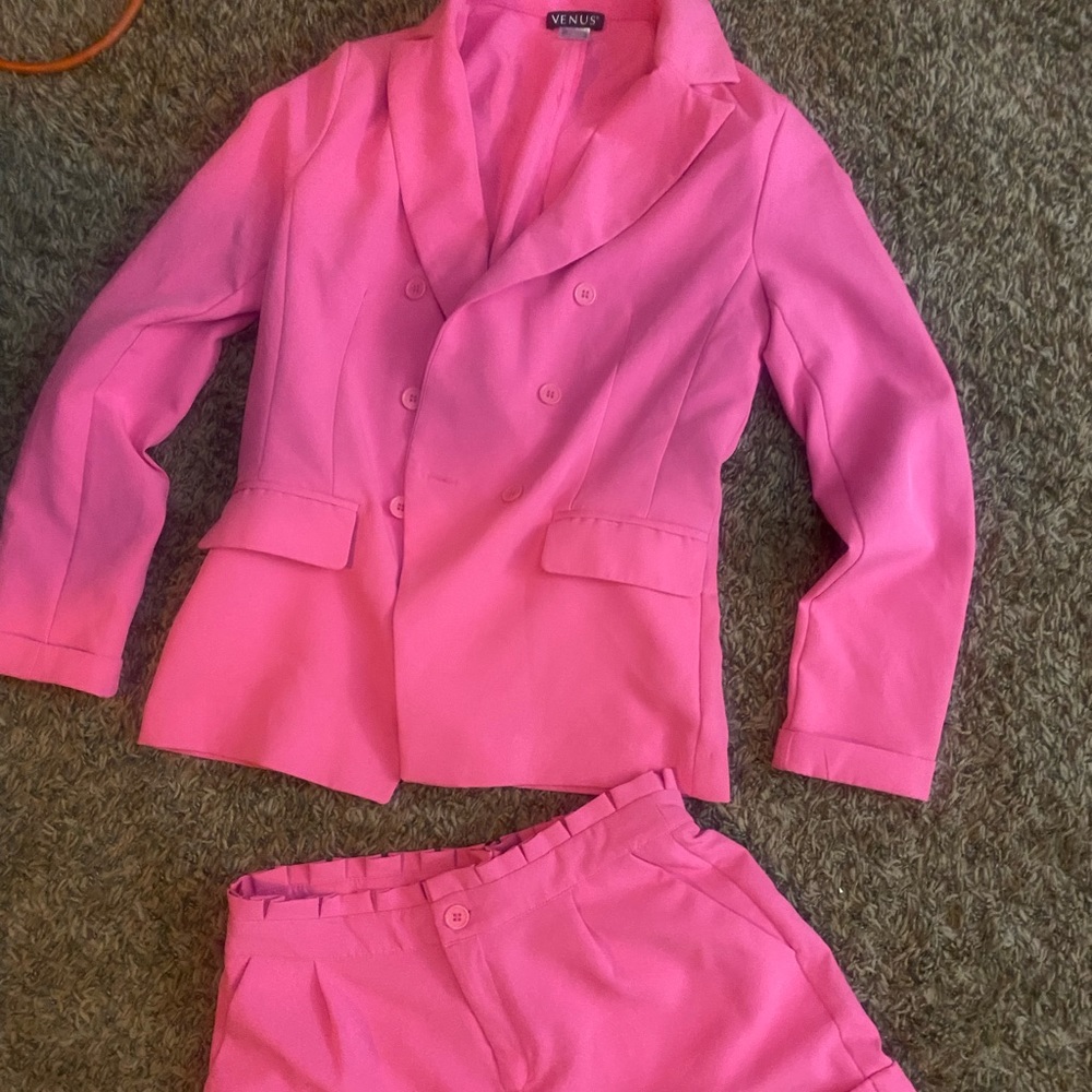 Two piece pink short suit set